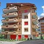 Les Etagnes Hotel