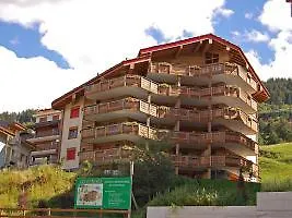 Les Etagnes فندق نينداز