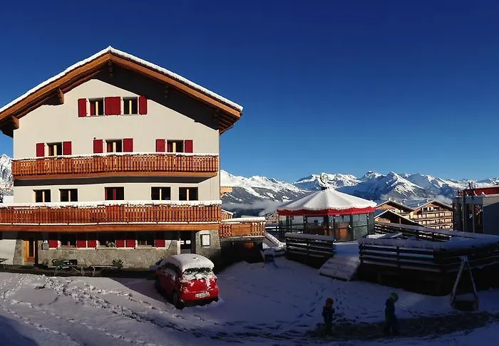 Les Etagnes فندق