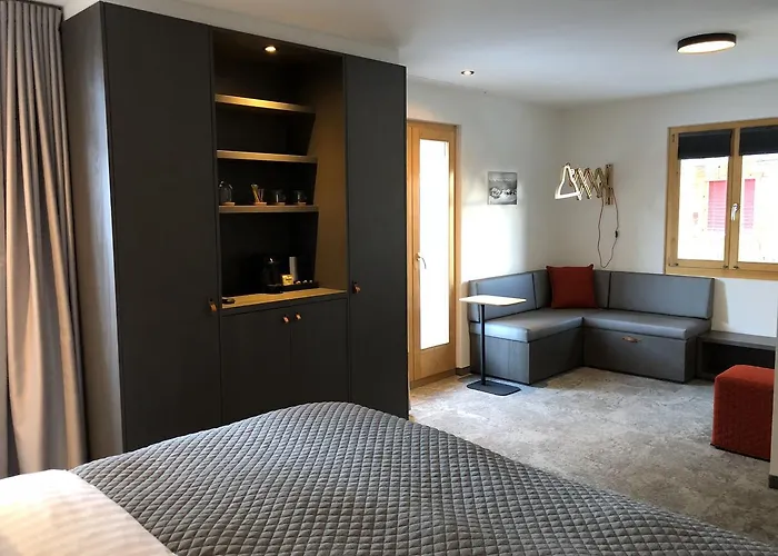 Les Etagnes نينداز