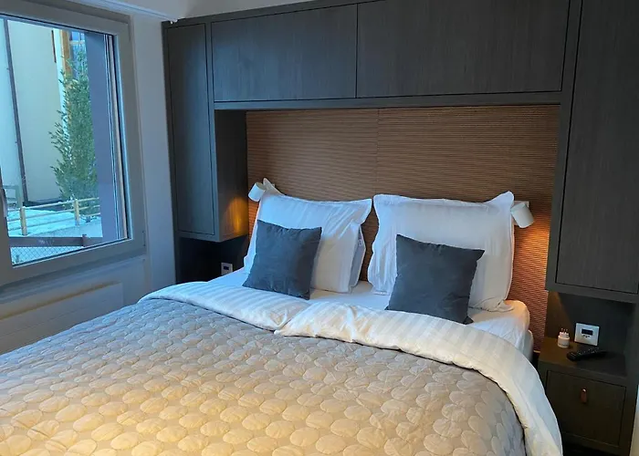 Les Etagnes فندق